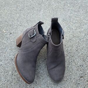 UGG Gray Suede Leather  Ankle Boots with Buckle Women Size 8.5